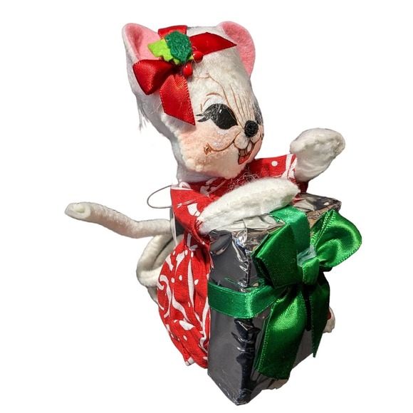 Annalee 6" Christmas Swirl Gift Mouse  Gift Wrapped! - Picture 2 of 2
